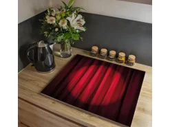 Banjado Herdabdeckplatte Glas 1 Teilig 60x52CM Schneidebrett Herdabdeckung Mit Motiv Roter Vorhang