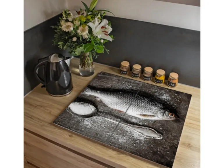 Banjado Herdabdeckplatte Glas 2 Teilig Je 30x52CM Schneidebrett Herdabdeckung Mit Motiv Fisch Und Salz