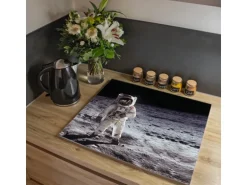 Banjado Herdabdeckplatte Glas 1 Teilig 60x52CM Schneidebrett Herdabdeckung Mit Motiv Astronaut