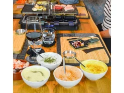 DuneDesign Raclette Teller Set mit Dipschale für 2 Personen 30 x 25 cm