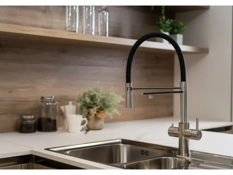 VIZIO 5 Wege Wasserhahn Küchenarmatur Edelstahl Massiv mit 360° Schwenkbarem Auslauf Abnehmbare 2 Strahl Handbrause Gebürstet Gelb