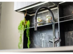 VIZIO 3 Wege Wasserhahn Küchenarmatur BOD mit 360° Schwenkbarem Auslauf Abnehmbare 2 Strahl Handbrause Verchromt   Schwarz