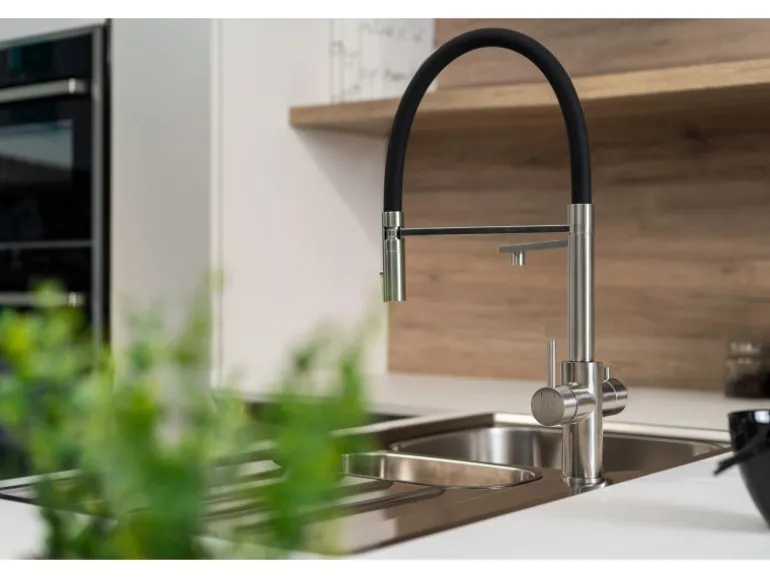 VIZIO 5 Wege Wasserhahn Küchenarmatur Edelstahl Massiv mit 360° Schwenkbarem Auslauf Abnehmbare 2 Strahl Handbrause Gebürstet Orange