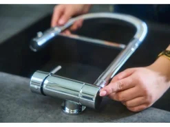 VIZIO Niederdruck Wasserhahn Vorfenster Küchenarmatur Umklappbar 6 CM mit 360° Schwenkbarem Auslauf Abnehmbare 2 Strahl Handbrause Verchromt