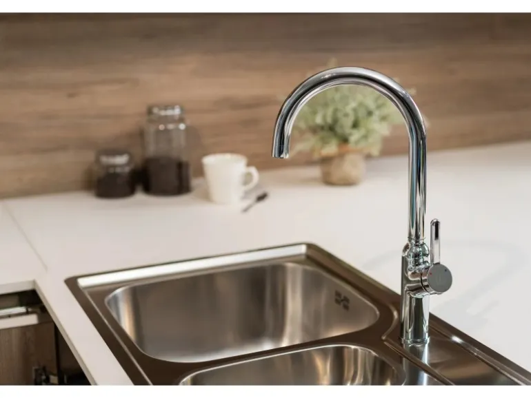 VIZIO Wasserhahn Küchenarmatur BOD mit 360° Schwenkbarem U Auslauf Verchromt