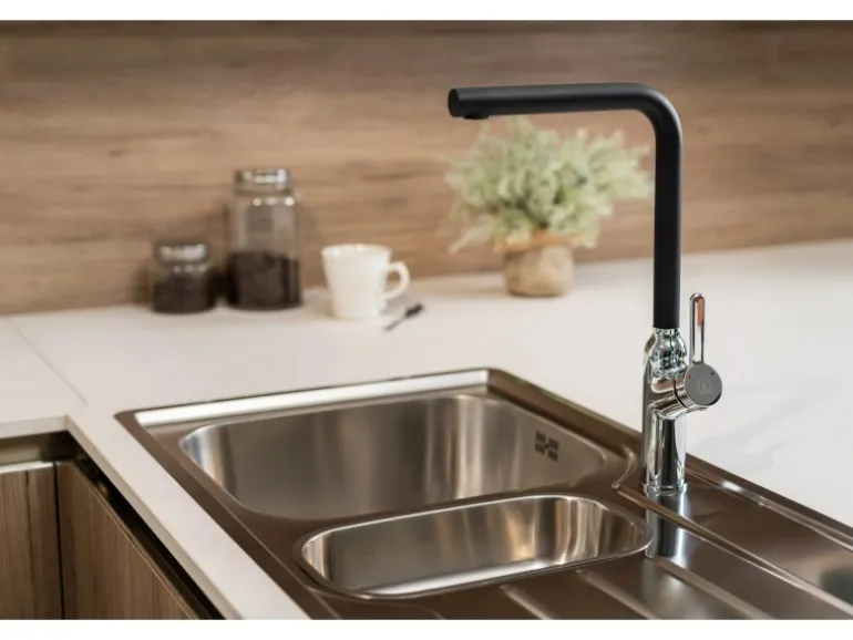 VIZIO Wasserhahn Küchenarmatur BOD mit 360° Schwenkbarem L Auslauf Verchromt Schwarz Granit