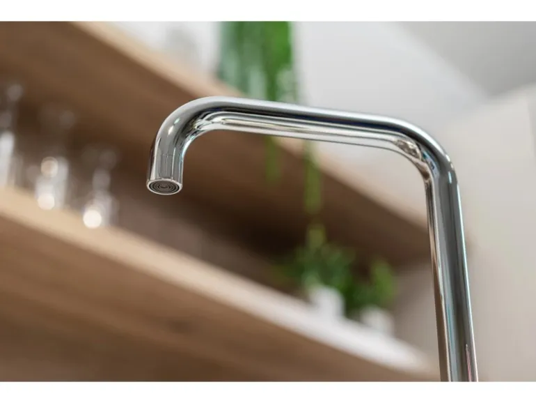 VIZIO Wasserhahn Vorfenster Küchenarmatur Umklappbar 6 CM LINKER HEBEL mit 360° Schwenkbarem N Auslauf Verchromt