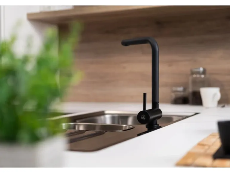 VIZIO Wasserhahn Vorfenster Küchenarmatur Umklappbar 45 CM mit 360° Schwenkbarem L Auslauf Schwarz Matt