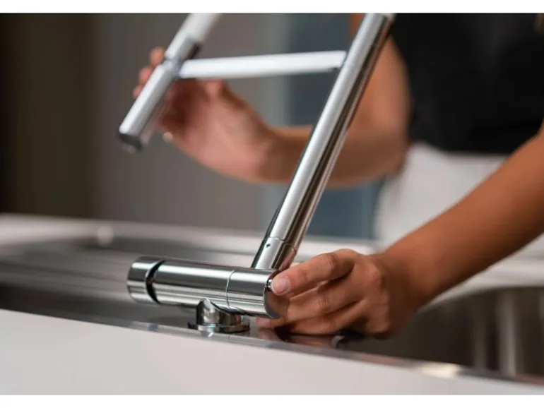 VIZIO Wasserhahn Vorfenster Küchenarmatur Umklappbar 45 CM mit 360° Schwenkbarem Auslauf Abnehmbare 2 Strahl Handbrause Verchromt Grau